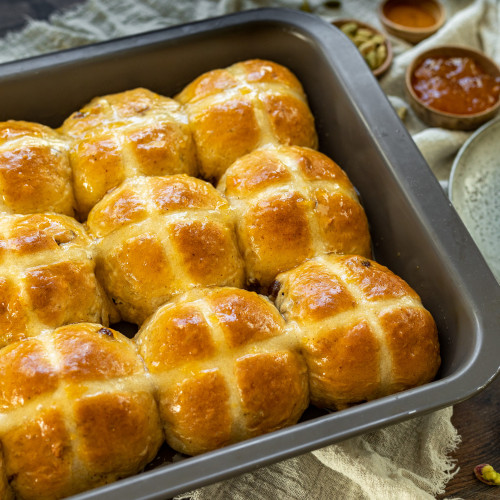 Hot cross buns (veľkonočné buchtičky)