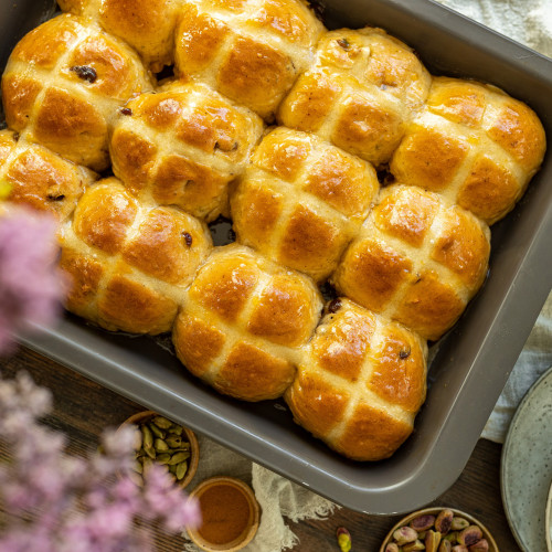 Hot cross buns (veľkonočné buchtičky)