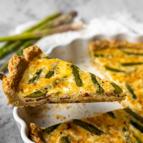 Špargľový quiche so slaninkou