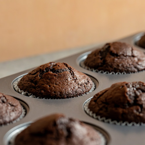 Čokoládové cupcakes s jahodovým krémom